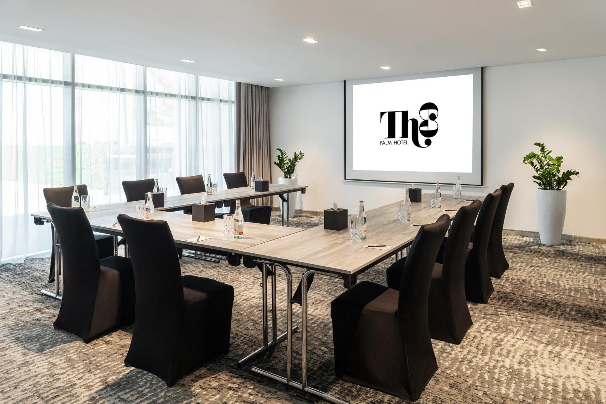 Th8 Palm Dubai Beach Resort, Vignette Collection By Ihg Eksteriør billede Meeting room at The New Hotel